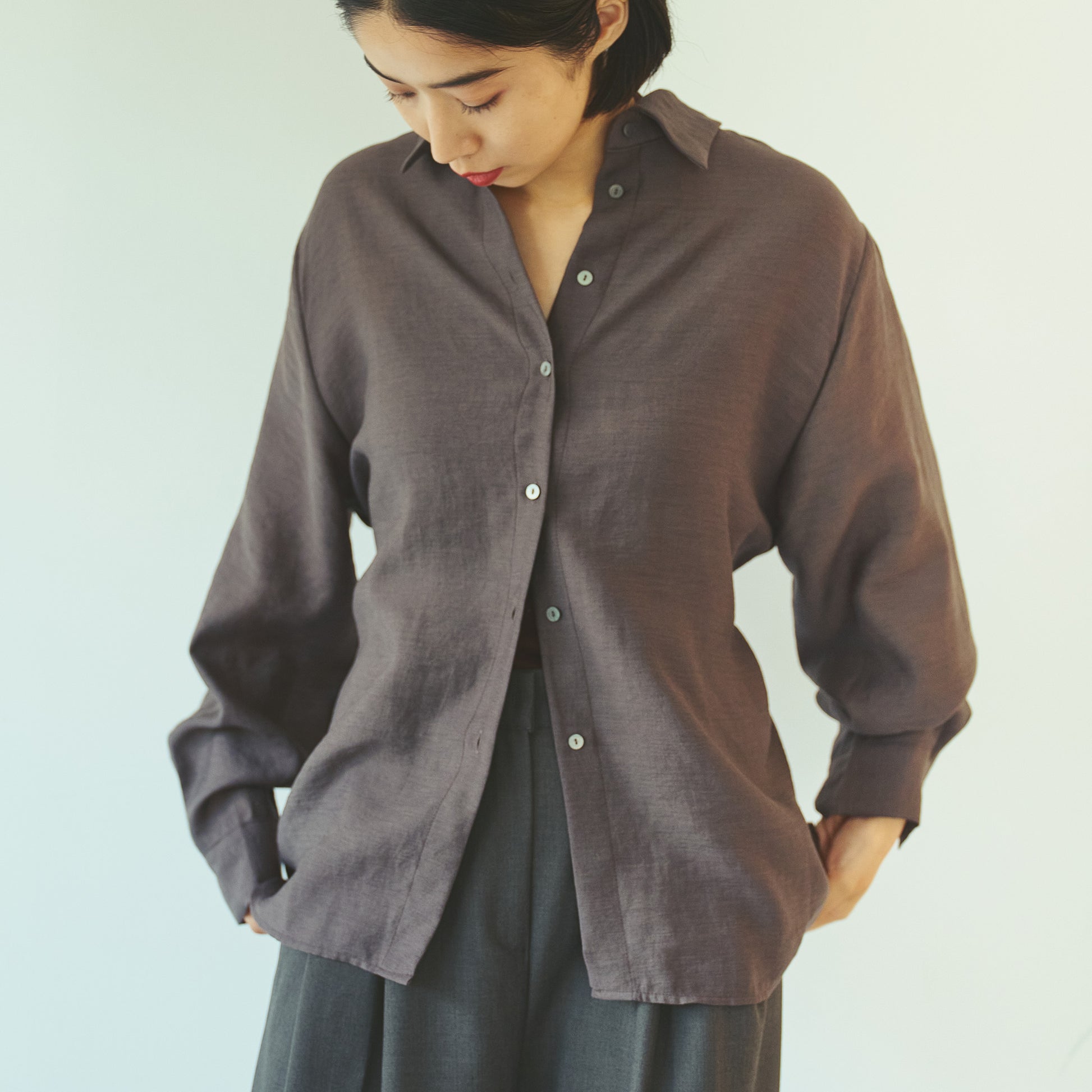 Draped Back Tie Shirt/ドレープ バック シャツ