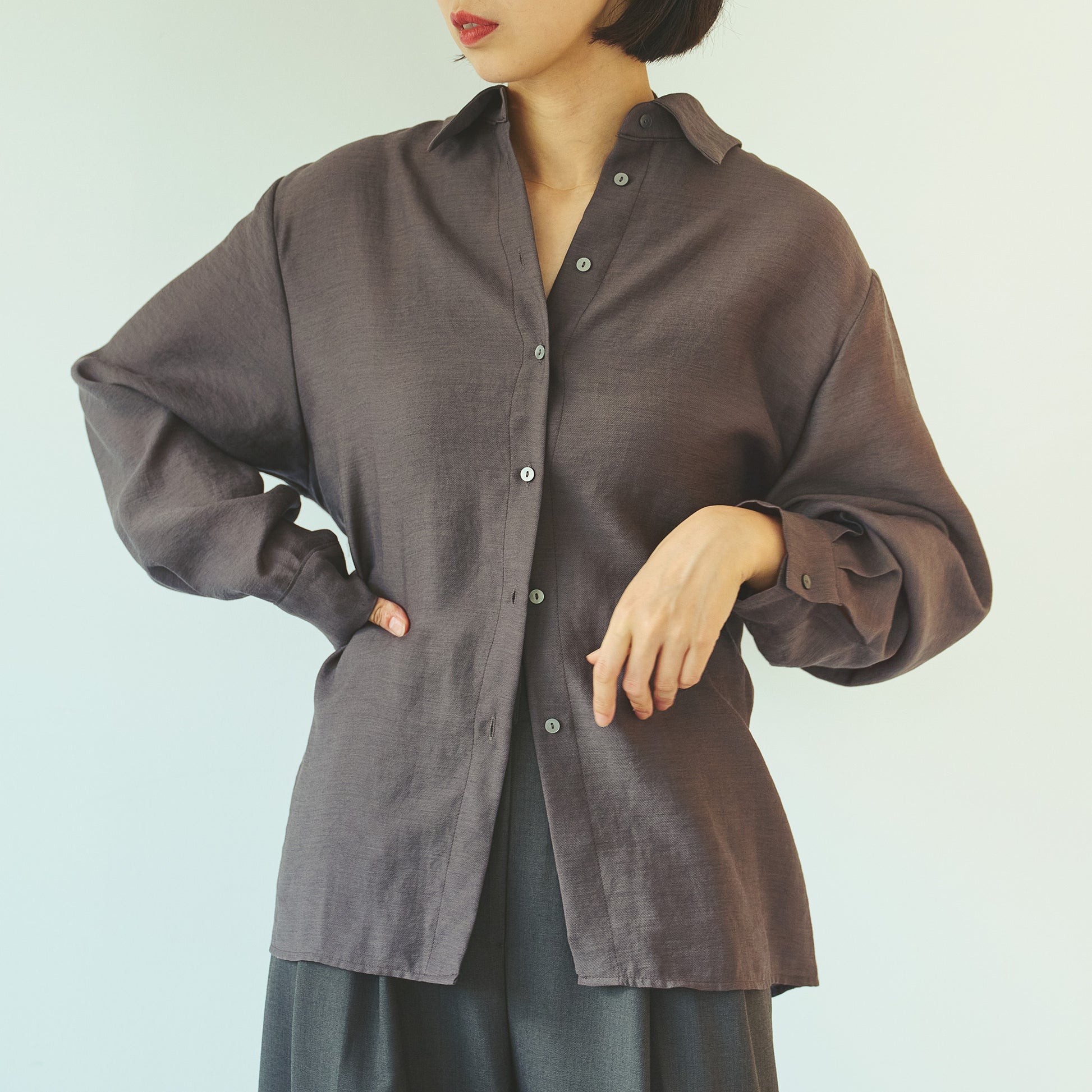 Draped Back Tie Shirt/ドレープ バック シャツ