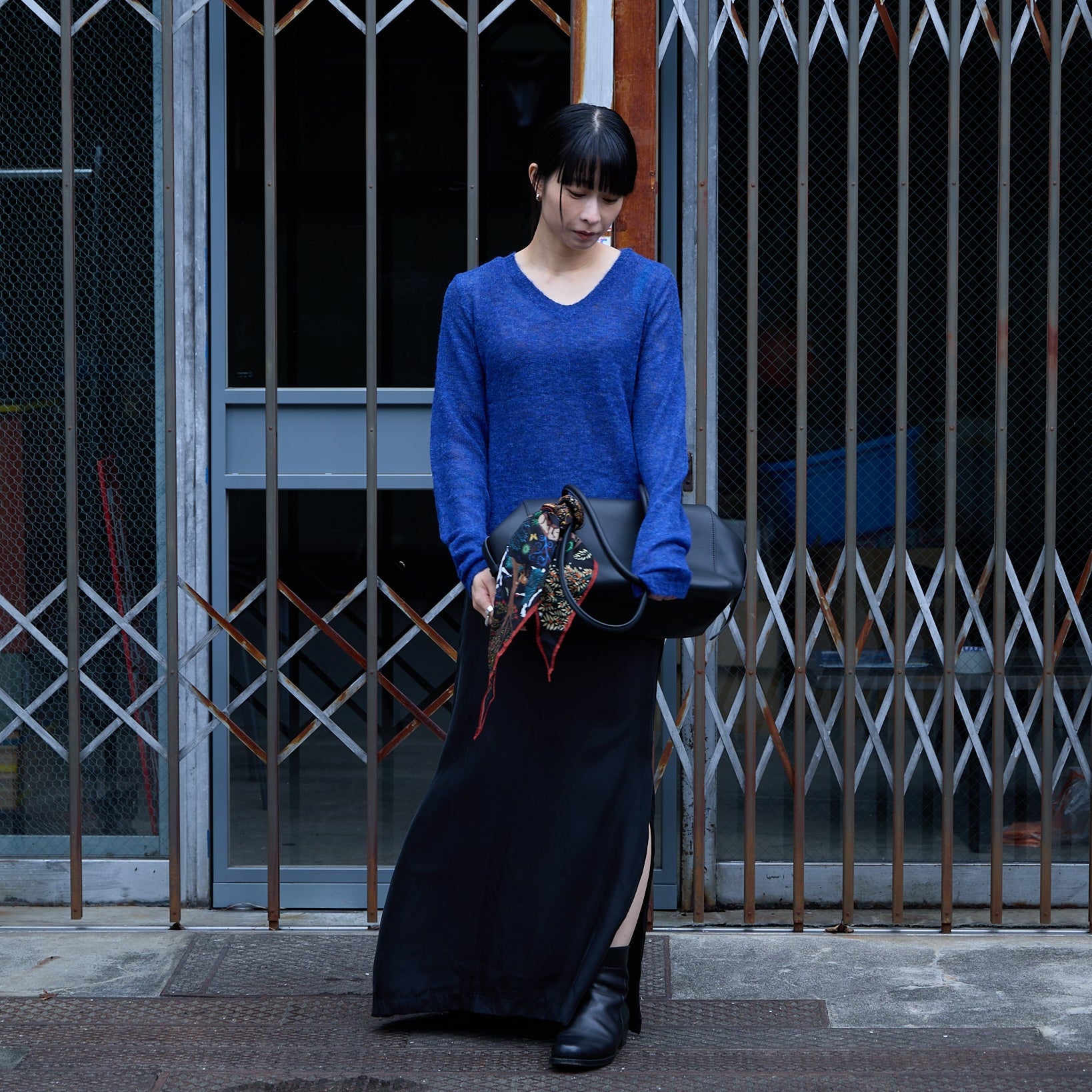 ＜40％オフ＞Moderate V-Neck Knit /モデラートVネックニット