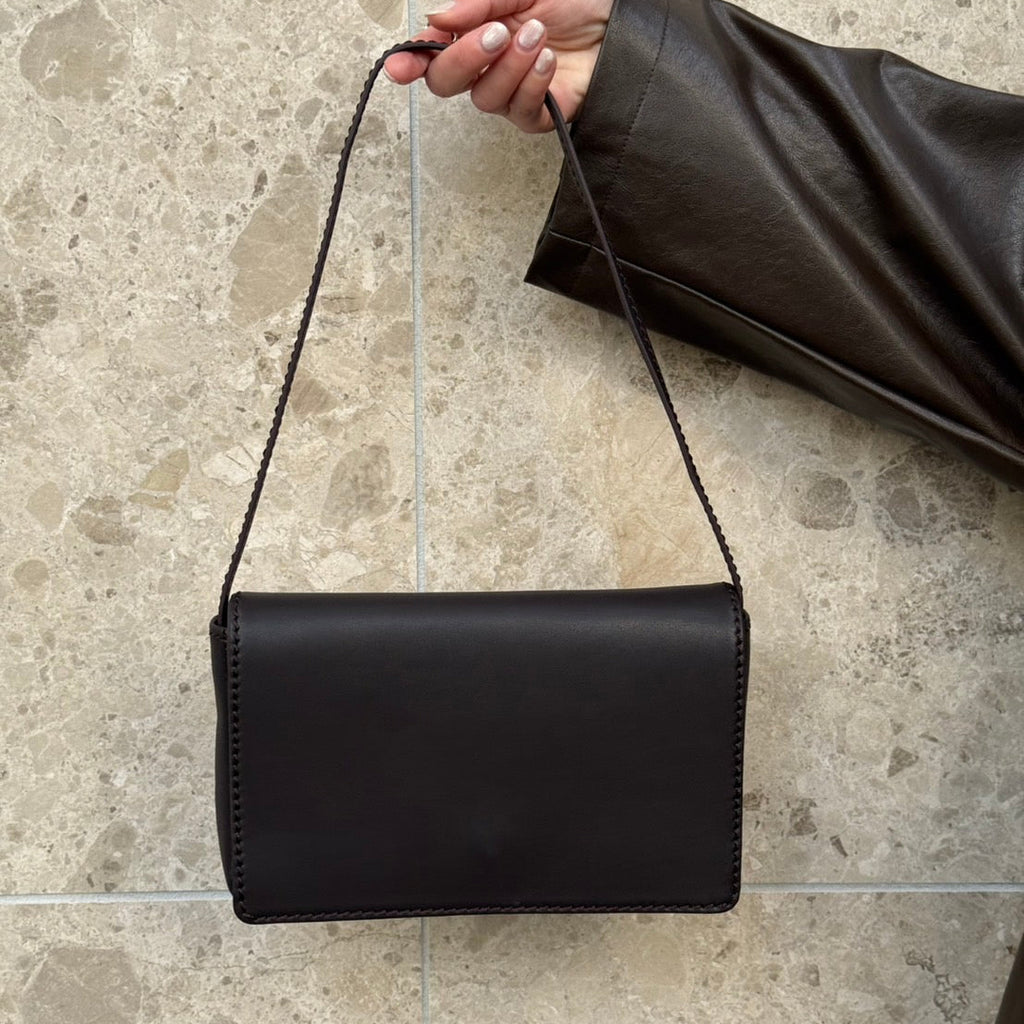 <30％オフ＞Stitch Line Leather Bag/ステッチライン レザー バック