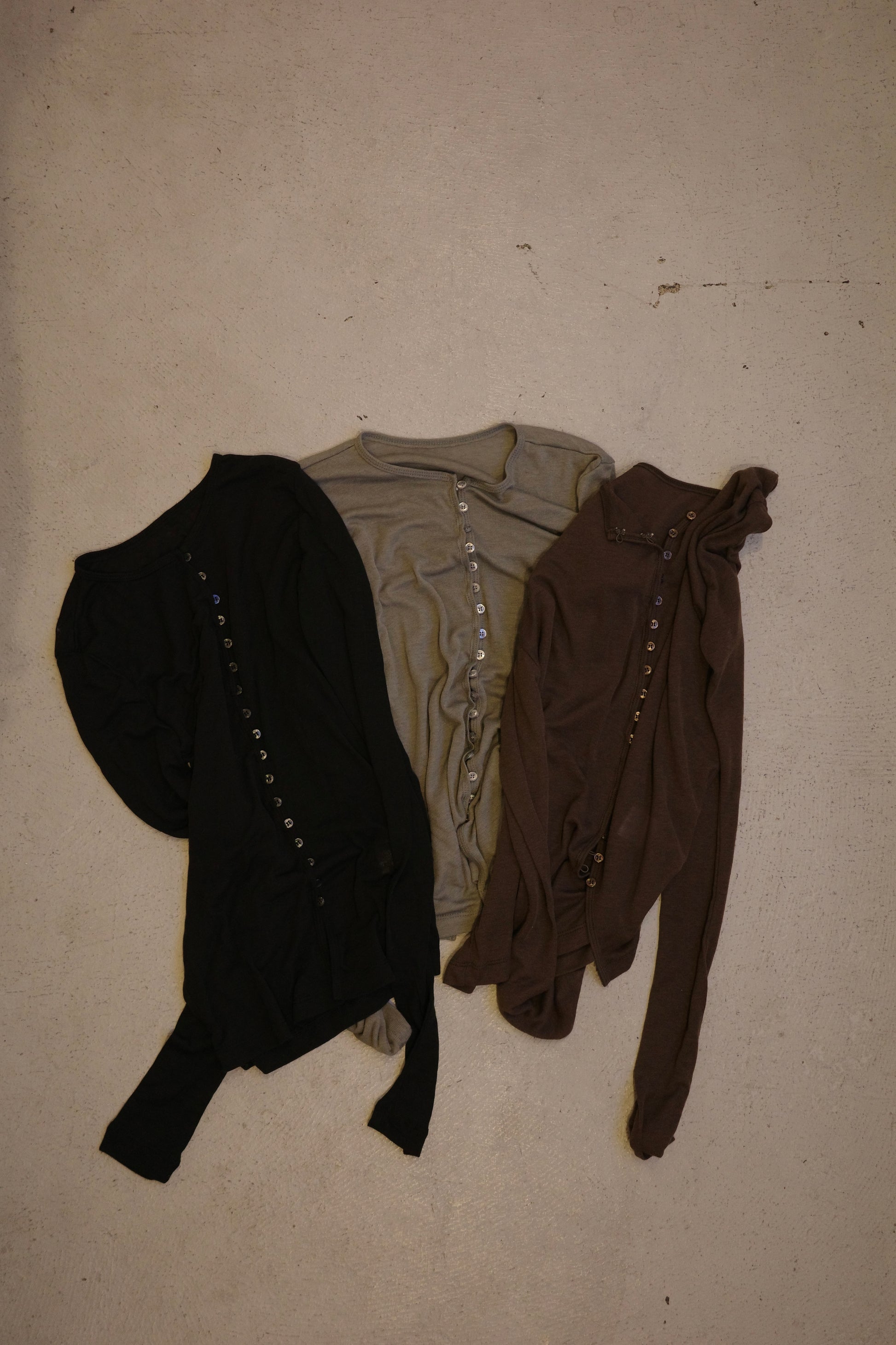 Linea Button Top/リネア ボタントップ